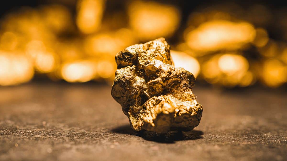 cet appareil electronique que nous jetons tous contient 450 milligrammes dor 22 carats (2)